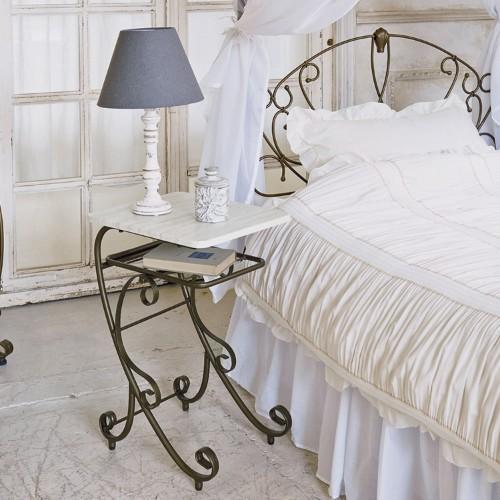 アンティーク調ベッドサイドテーブルの商品写真