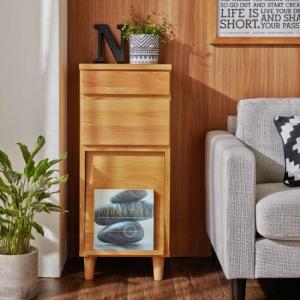 アルダー材の北欧調キャビネットの商品写真