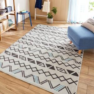 幾何学模様のラグの商品写真