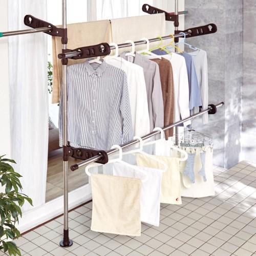 突っ張り式で場所を取らずに洗濯スペースを確保できる室内室外兼用物干しの商品写真