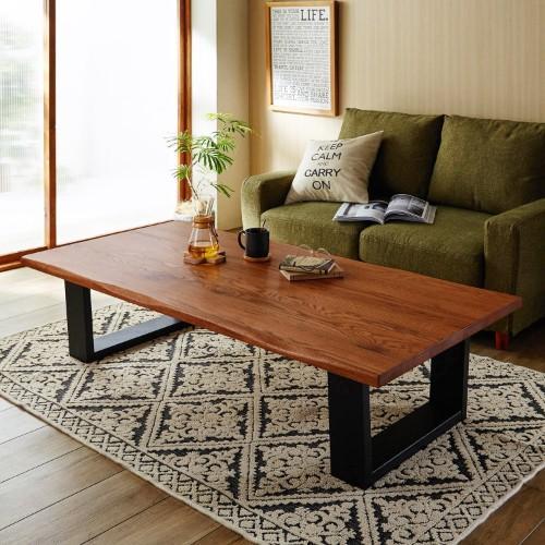 まるで一枚板のようなオーク材のリビングテーブルの商品写真