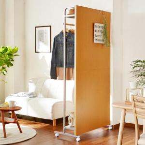 間仕切りできるハンガーラックの商品写真