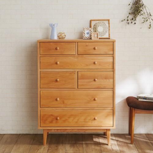 アルダー材の北欧調衣類チェストの商品写真