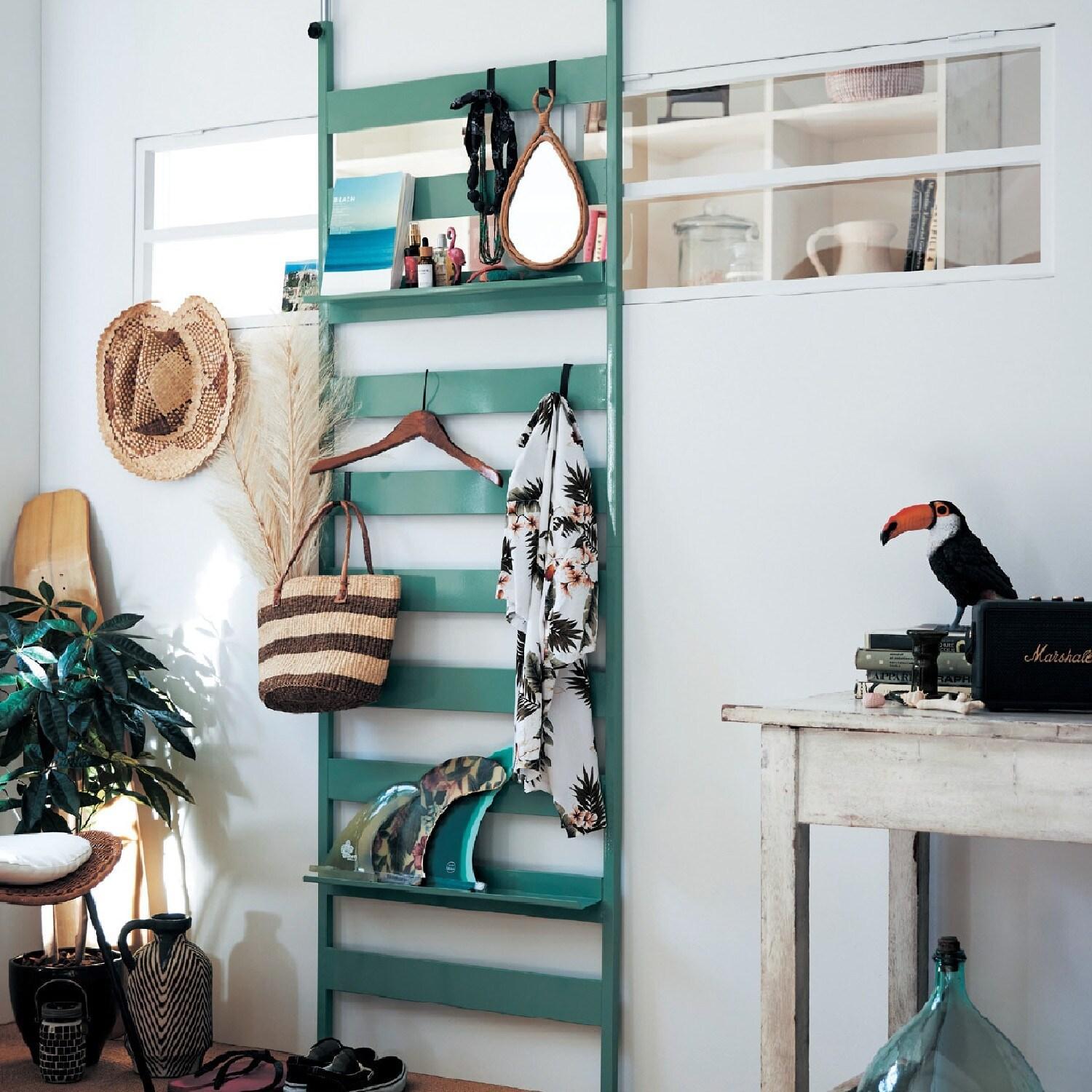 アースカラーの突っ張りラダーラックの商品写真