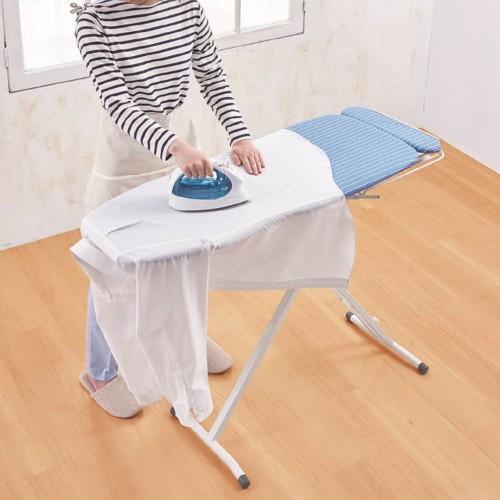 パンツも一気にアイロン掛けできる高さ無段階調整可能なアイロン台の商品写真