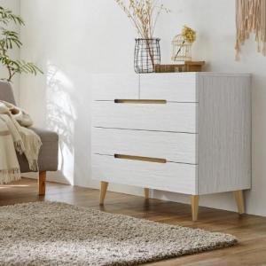 すっきりしたデザインのリビングチェストの商品写真