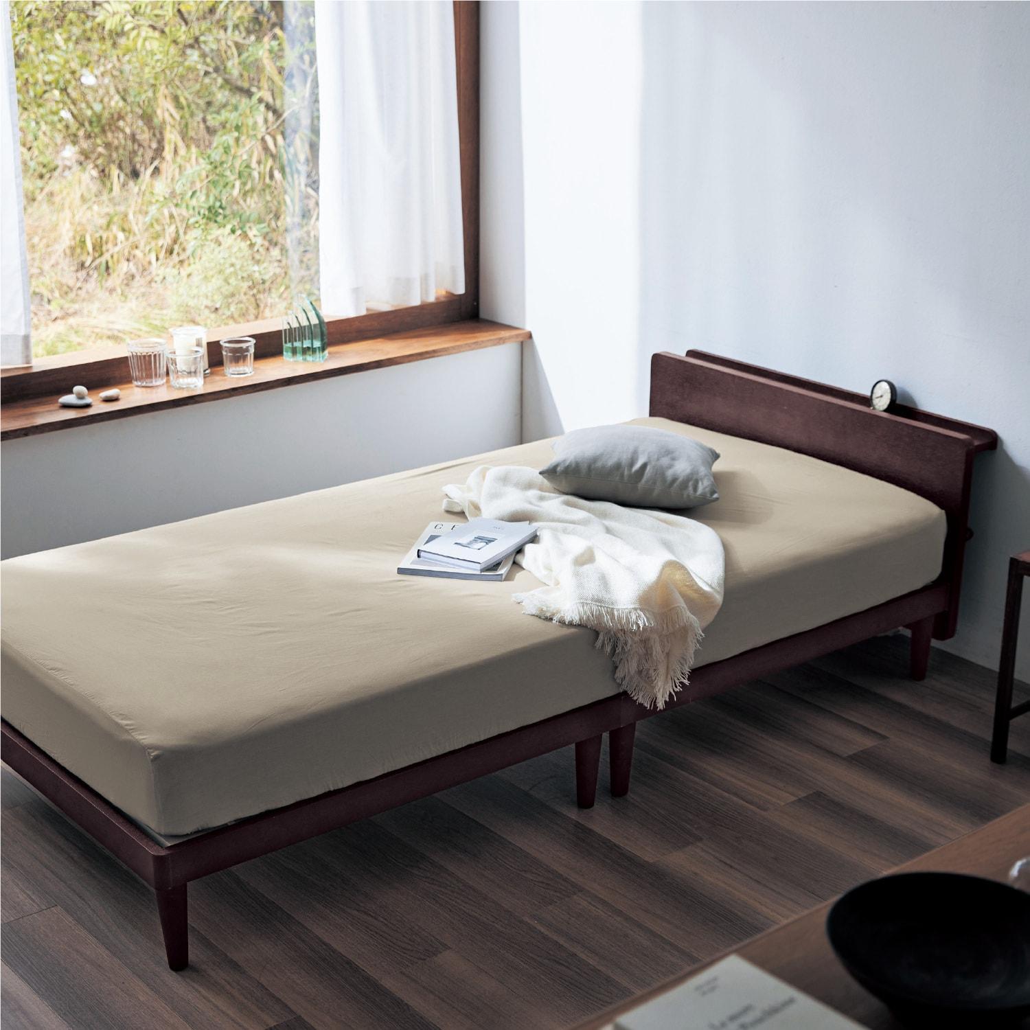 15分で組み立てられるタモ材のコンセント付きすのこベッドの商品写真