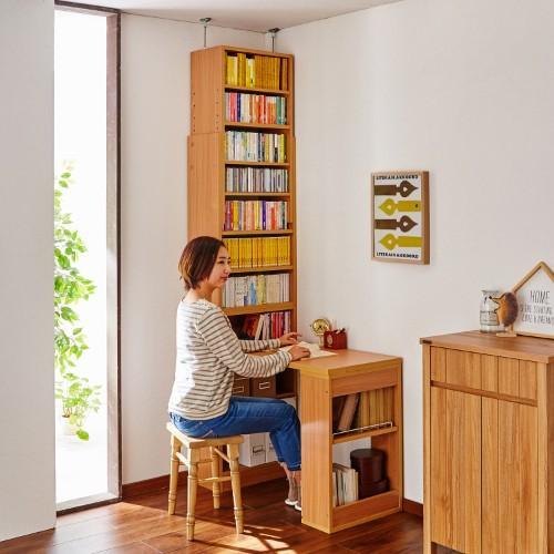 デスク付き!たっぷり収納突っ張り本棚 【パソコンデスクとしても】の商品写真