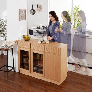 カウンター使いのできるサイドボードの商品写真