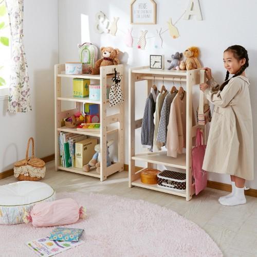 天然木パイン材を使用した優しい風合いのキッズハンガーラックの商品写真