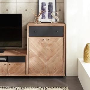 矢貼りデザインの塩系サイドキャビネットの商品写真