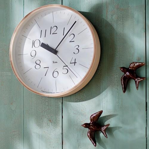 インテリアになじみやすいシンプル電波時計「RIKI CLOCK RC」の商品写真