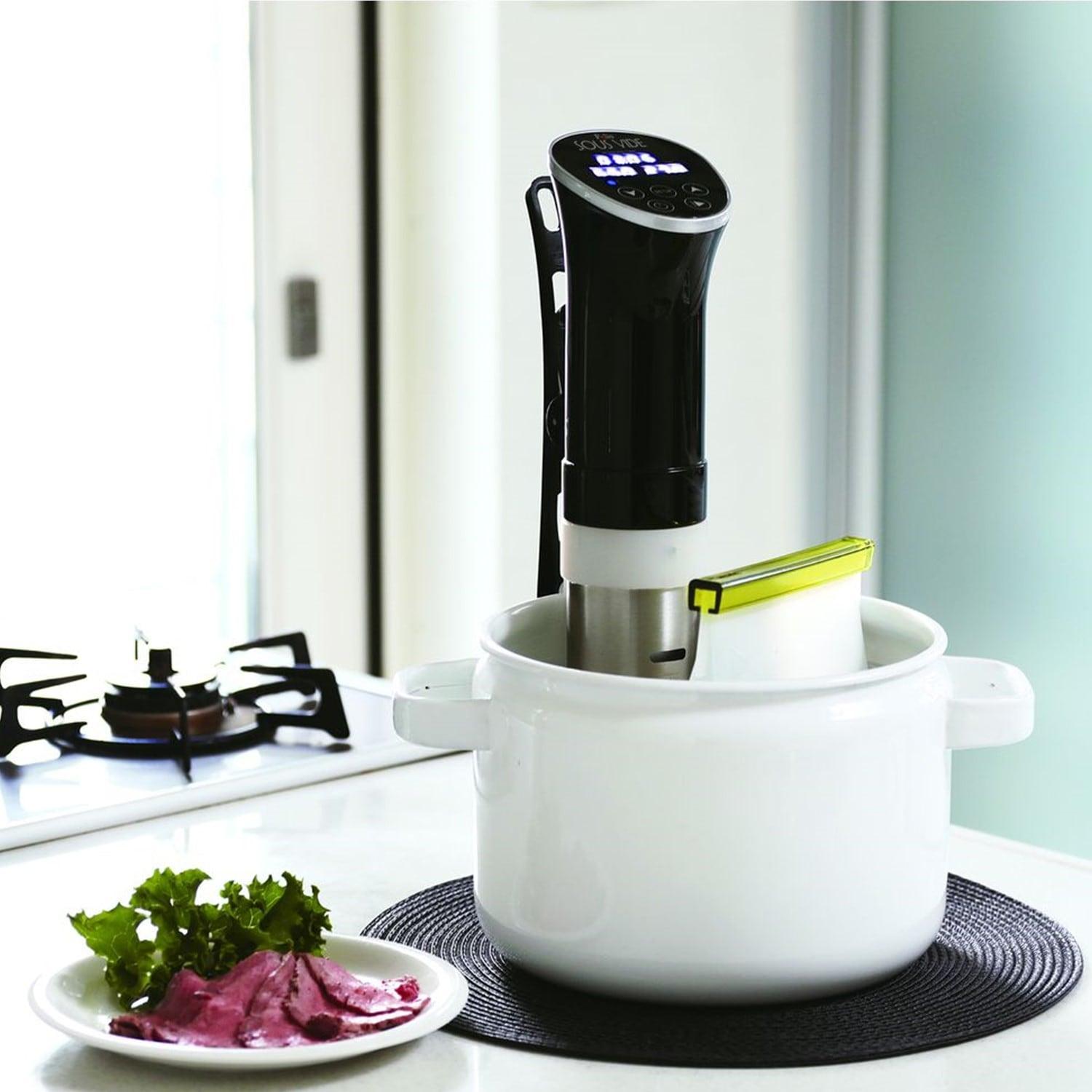 食材の美味しさを引き出す低温調理器の商品写真