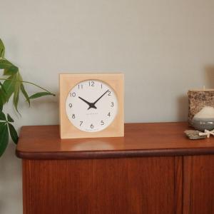 掛け置き兼用天然木の置き時計(電波時計)「カンパーニュ」<約15×15cm>の商品写真