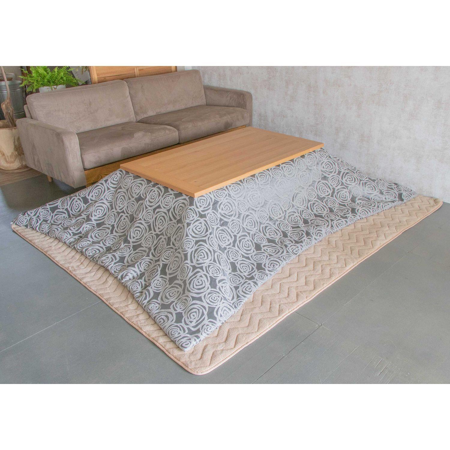 フラワー柄のこたつ布団の商品写真