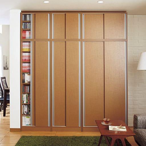 1cm単位で棚板の高さを変える引き戸頑丈本棚の商品写真